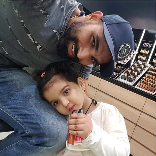 Shami with his daughter | Instagram