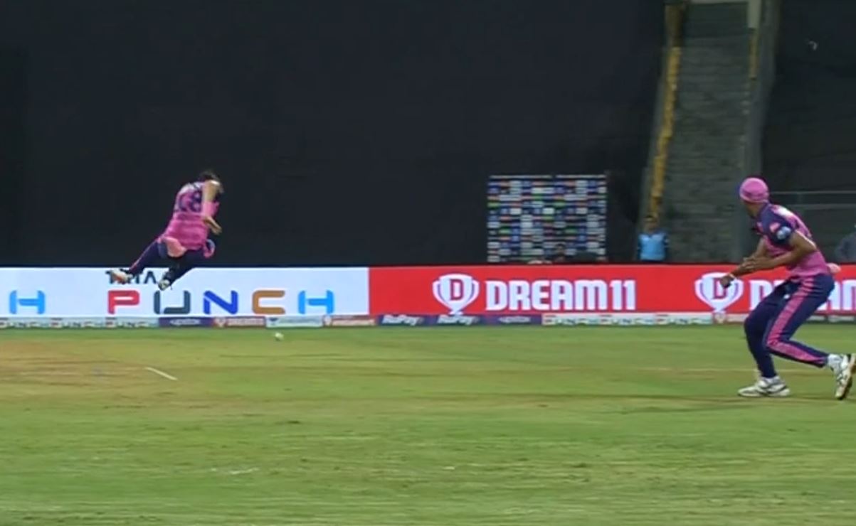 Boult jumped high in the air to avoid getting hit by Krishna's throw, but couldn't do it | Twitter