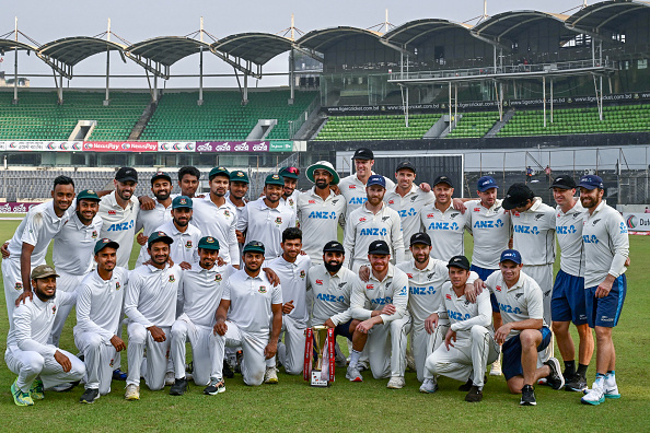 Bangladesh and New Zealand player with the trophy | Getty Images