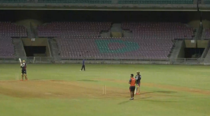 Dinesh Karthik almost taken out by Andre Russell during KKR practice | Screengrab
