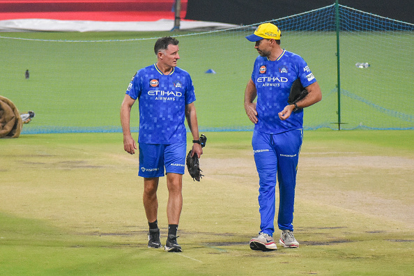 Stephen Fleming with Michael Hussey | Getty