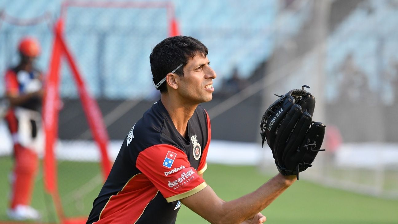 Ashish Nehra is the bowling coach of RCB | Twitter