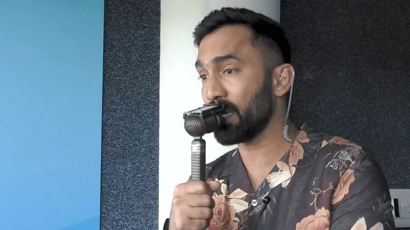 WATCH - Dinesh Karthik apologises for ‘bats are like neighbour’s wife’ live-on-air comment