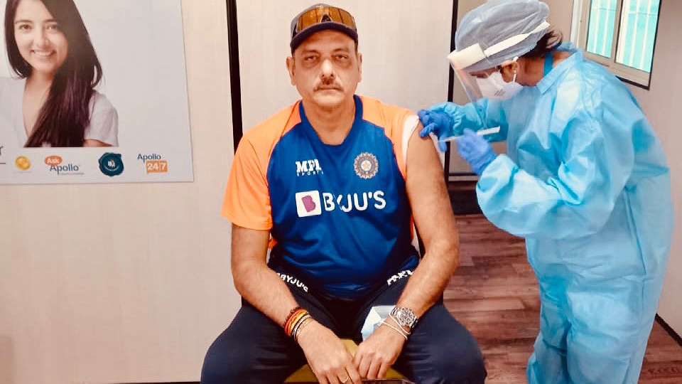 Ravi Shastri gets first dose of COVID-19 vaccine at a hospital in Ahmedabad