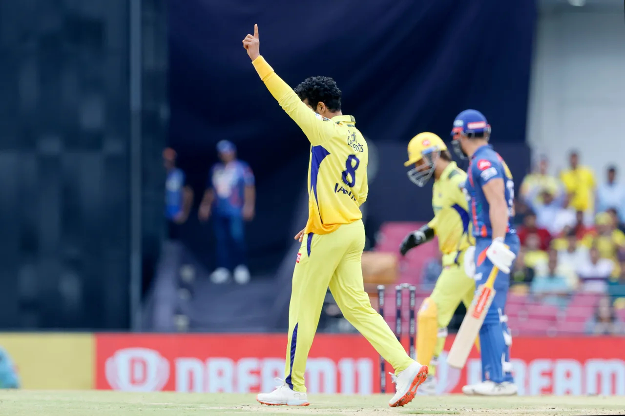 Jadeja celebrates as Stoinis looks at his shattered stumps | IPL-BCCI