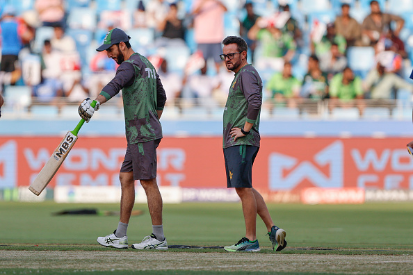 Mike Hesson and Salman Ali Agha | Getty