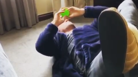 WATCH: AB de Villiers surprises his wife when she was trying to record a video of his meditation