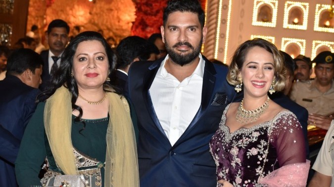 Yuvraj Singh with wife Hazel and mother Shabnam