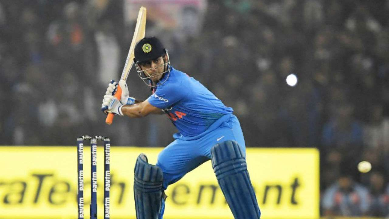 Michael Vaughan chose MS Dhoni as the finisher in his ... - 1280 x 720 png 1359kB