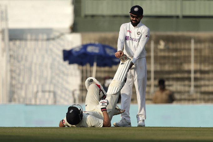 Kohli helping Root with his cramping leg | BCCI