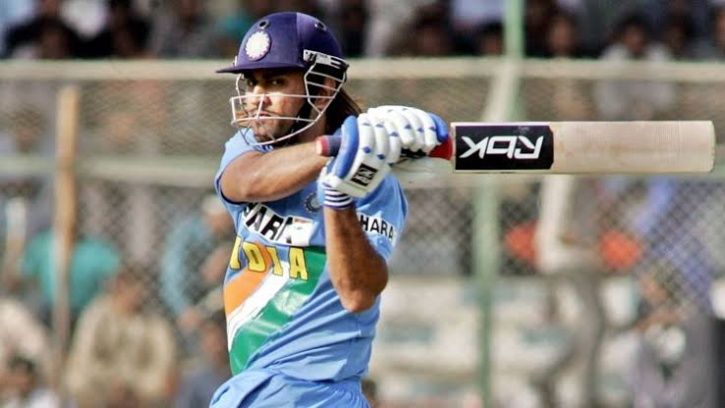 MS Dhoni made his brutal 183* batting at no.3 | AFP