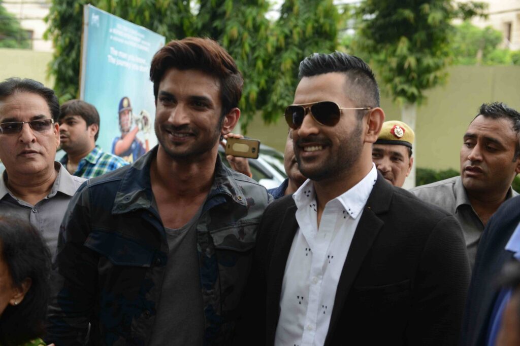 MS Dhoni and Sushant Singh Rajput at an event