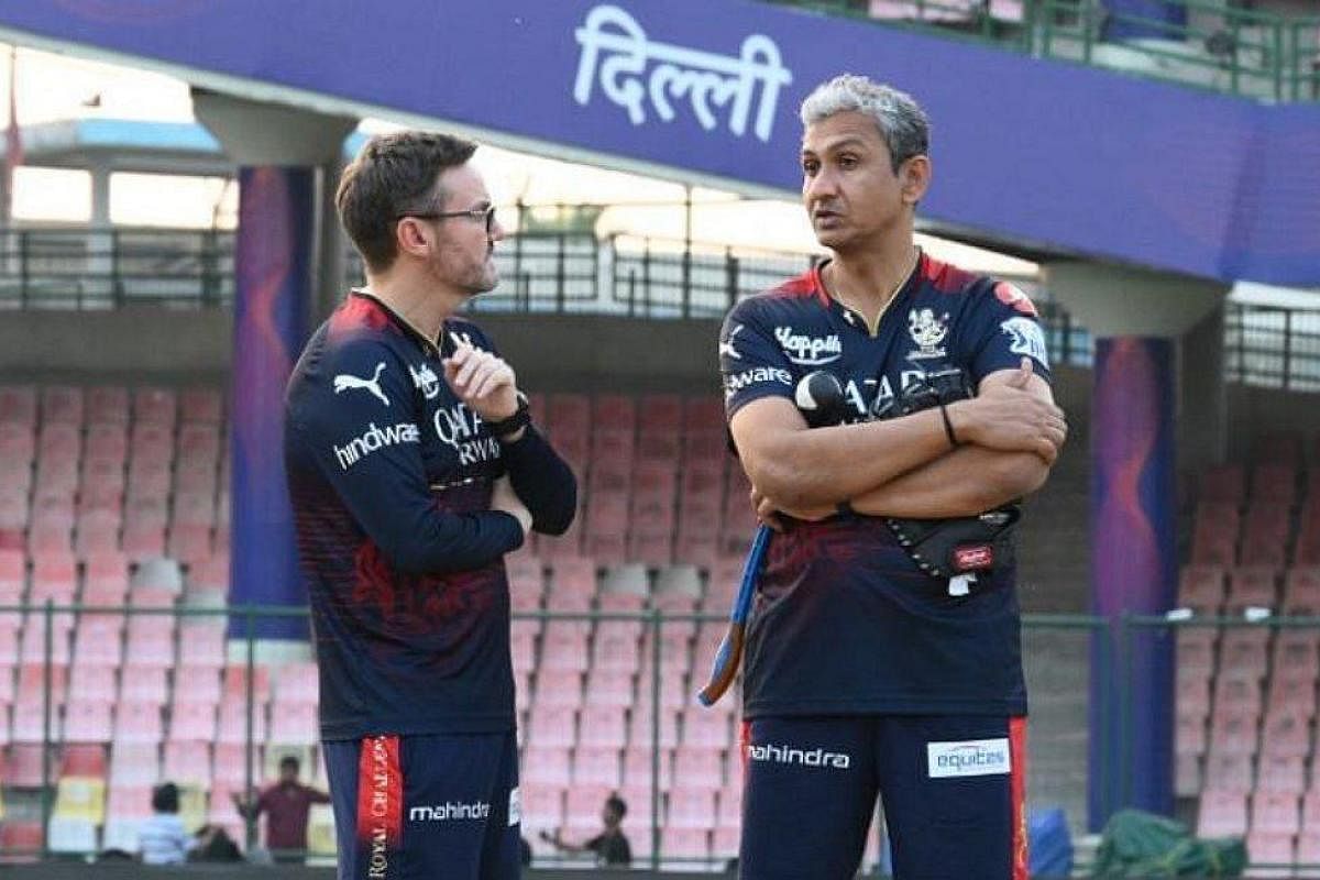 RCB parts ways with Mike Hesson and Sanjay Bangar