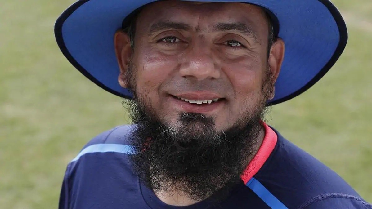 Saqlain Mushtaq names two Indian bowlers in his list of best spinners