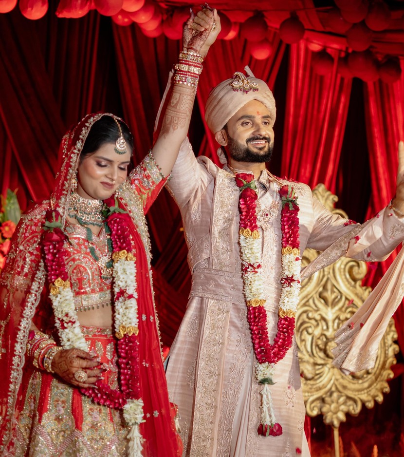 Akash Deep with his bride Akshita Raj | Instagram