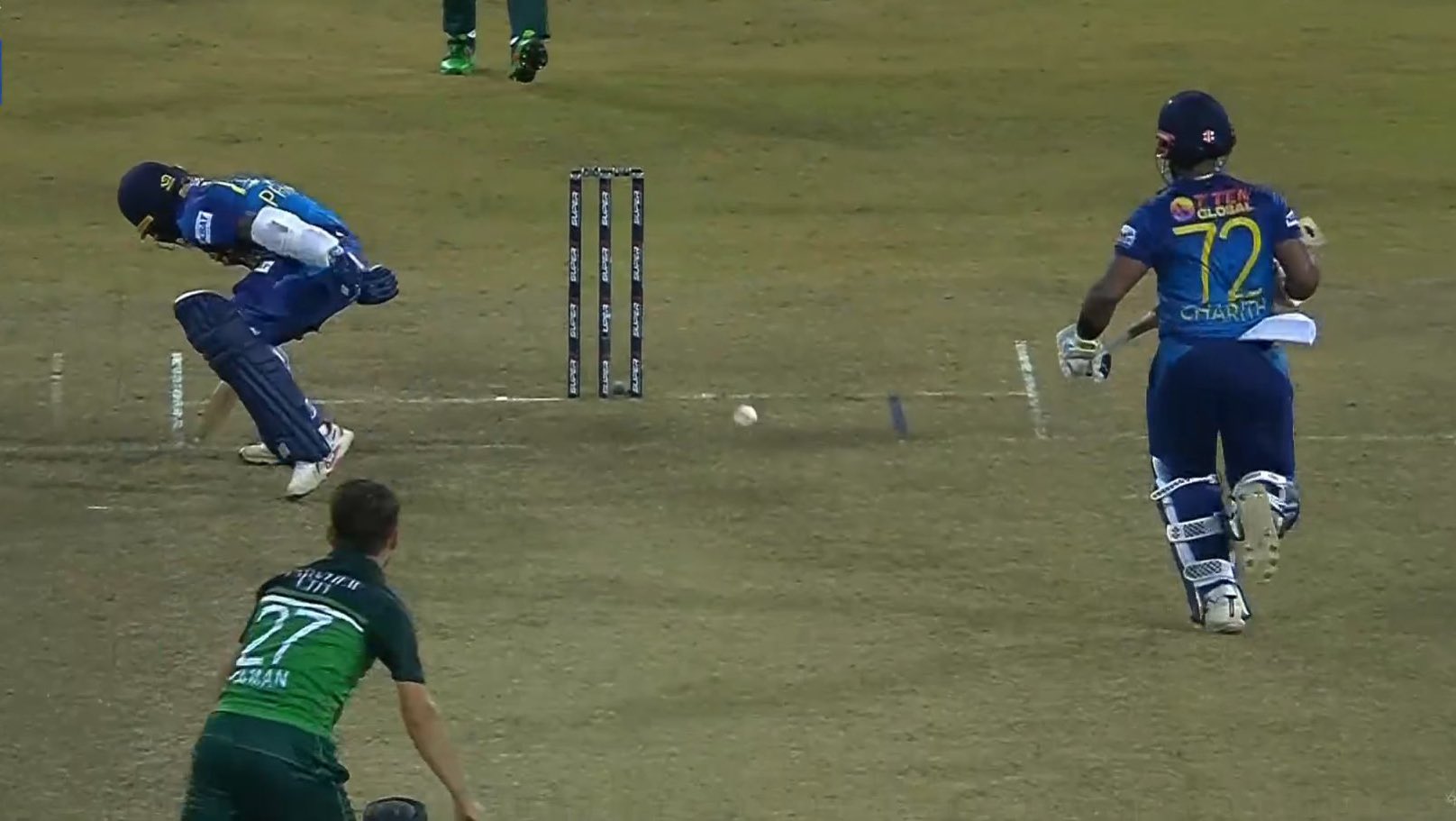 Pramod Madushan sacrificed his wicket | Screengrab