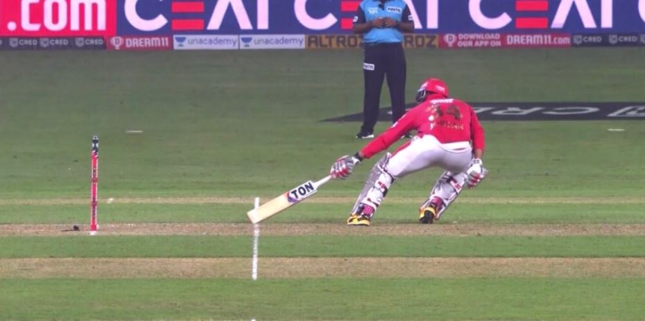 The incorrect decision cost KXIP a run | Twitter/screengrab