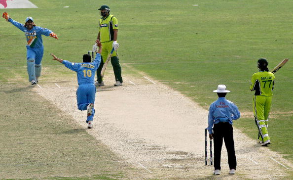 Inzamam lauded Dhoni for his contribution to Indian cricket | Getty