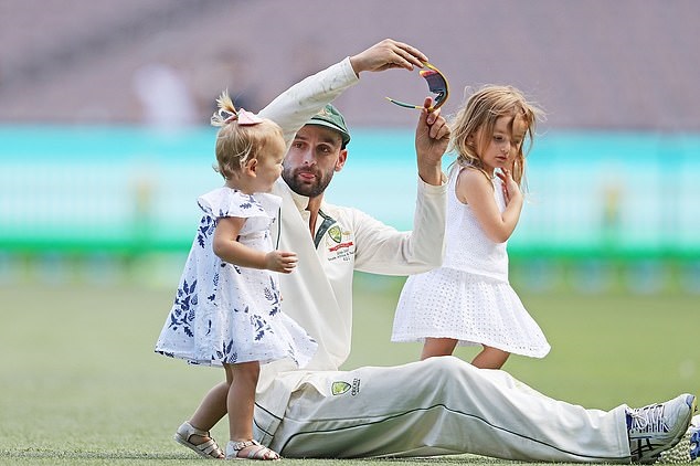 Nathan Lyon with his daughters | Getty Images
