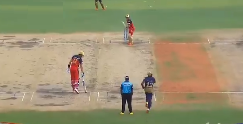 AB de Villiers facing Andre Russell | Screengrab/IPL