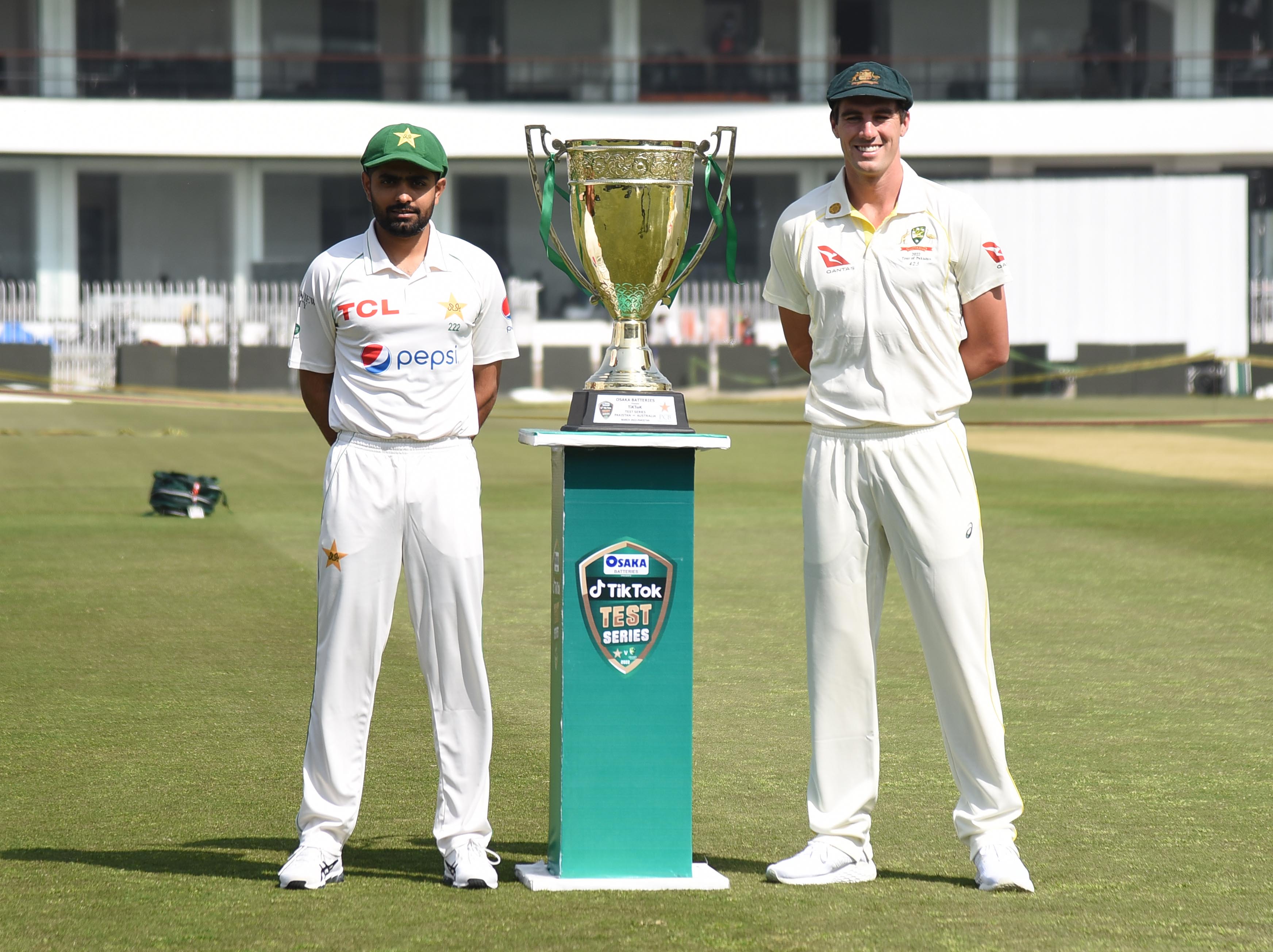 Babar Azam and Pat Cummins with the Benaud-Qadir Trophy | PCB