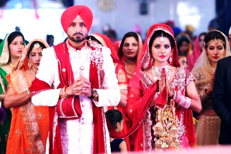 Harbhajan Singh and wife Geeta Basra on their wedding day | Twitter