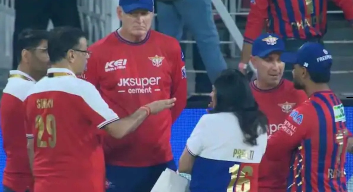 Goenka having an animated chat with LSG's Pant, Moody and Langer | X