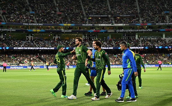 Shaheen Afridi walks off the field after injury | Getty