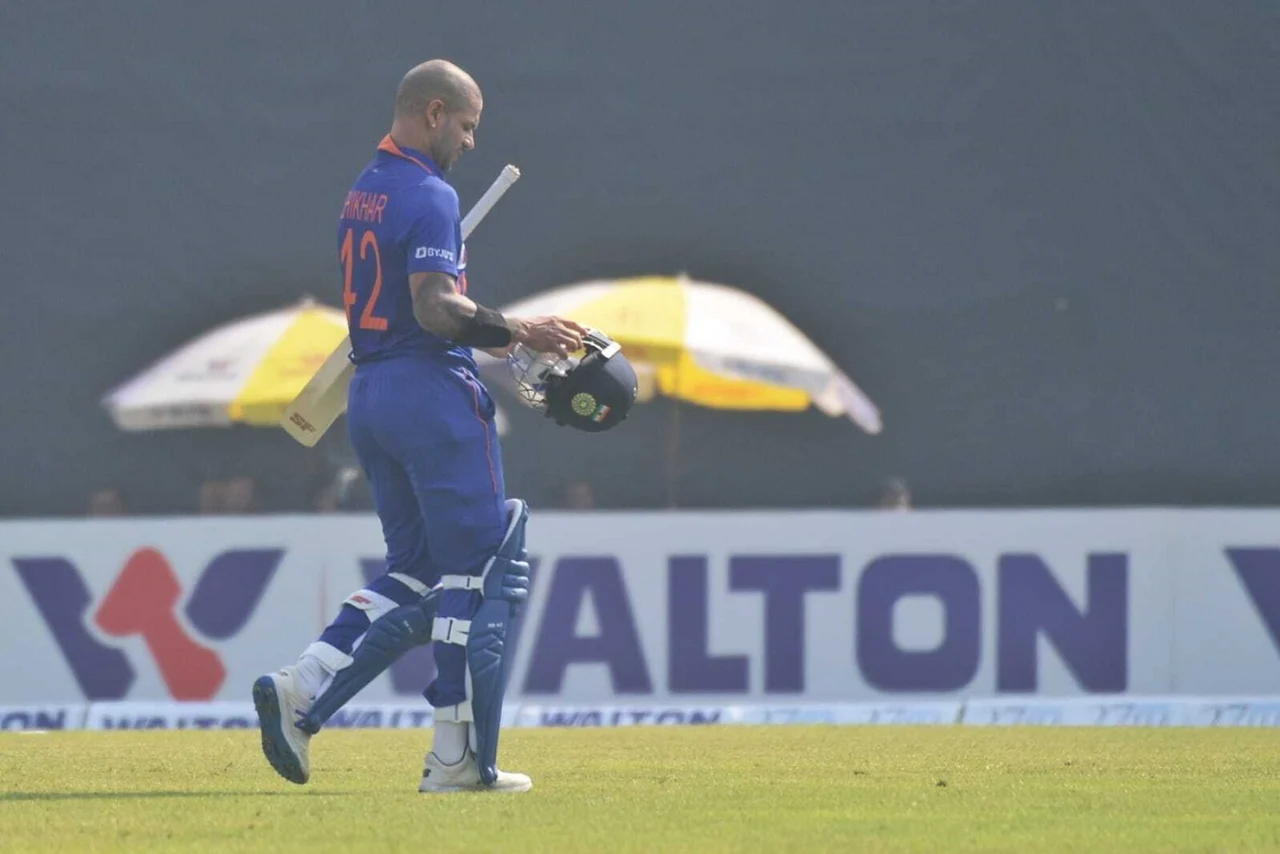 Shikhar Dhawan has not scored a fifty in more than 10 ODI innings now | Walton