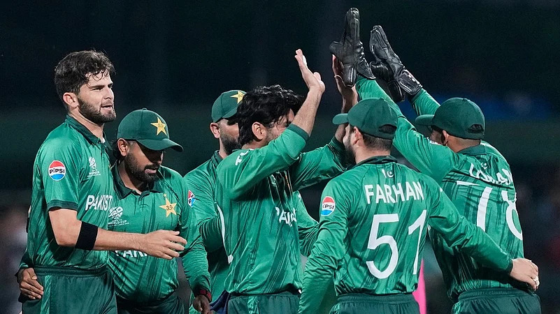 PCB has levied PKR 50 lakhs fine on Pakistan squad for failing to make it to T20 WC semis | Getty