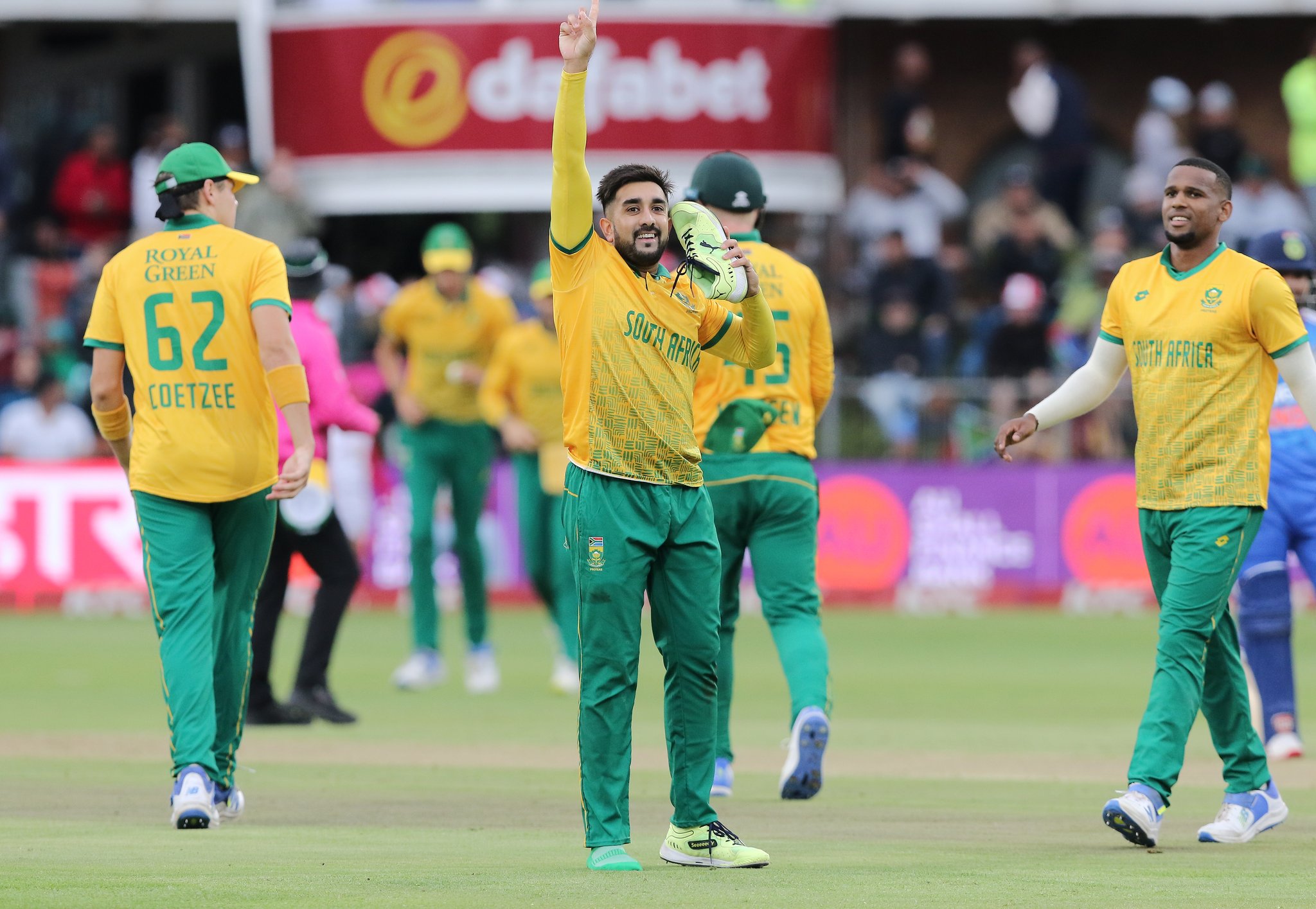 Tabraiz Shamsi won the Player of the Match for his 1/18 in 4 overs | Getty