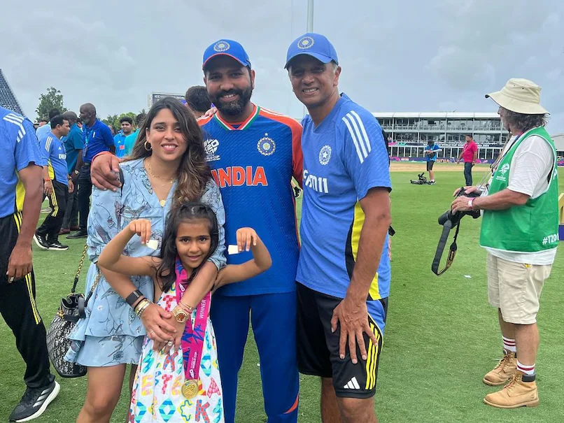 Rohit Sharma, Rahul Dravid and Ritika Sajdeh with Samaira | X