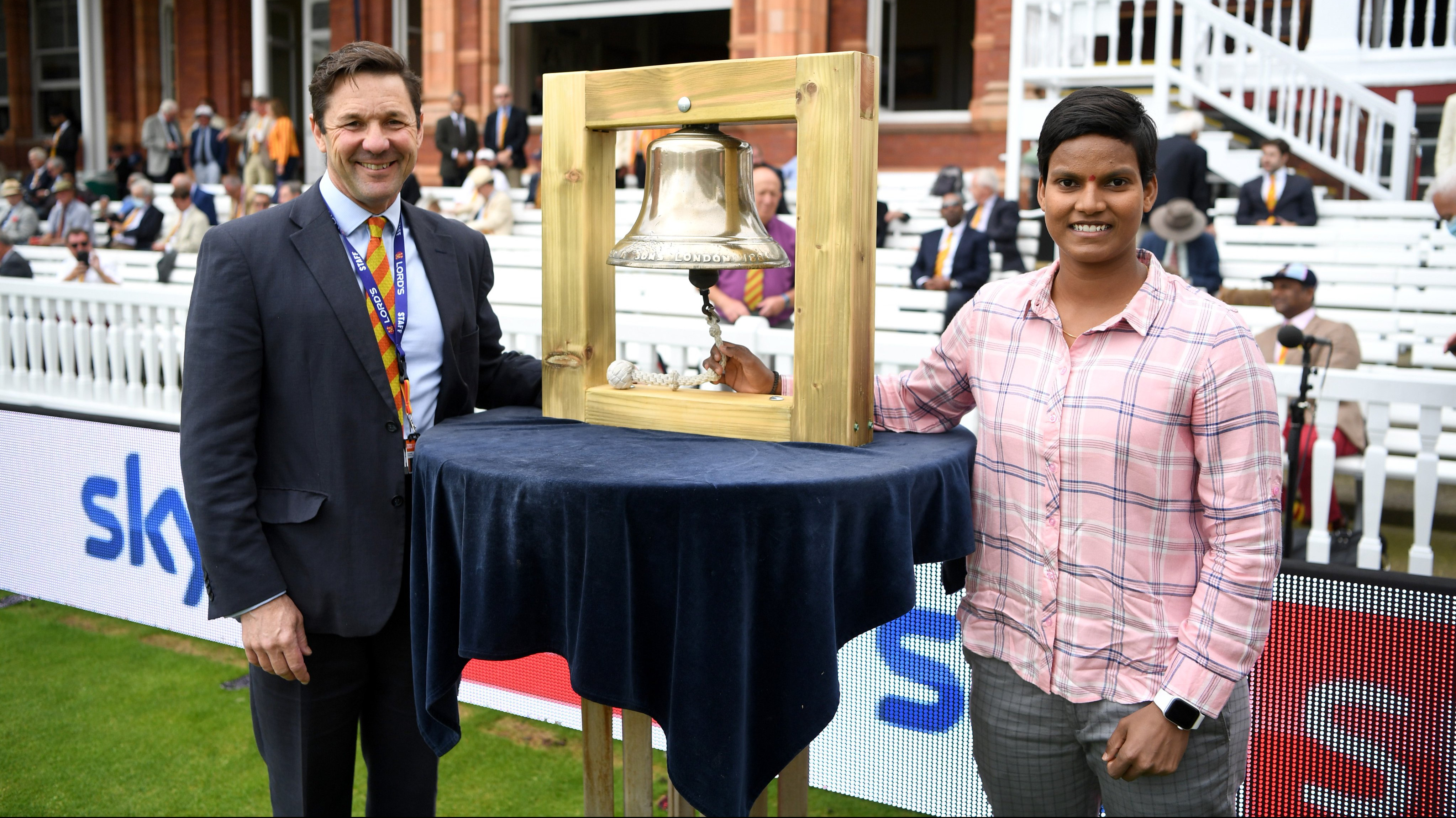 ENG v IND 2021: WATCH- Deepti Sharma rings the Lord's bell to start proceedings on Day 4 of second Test