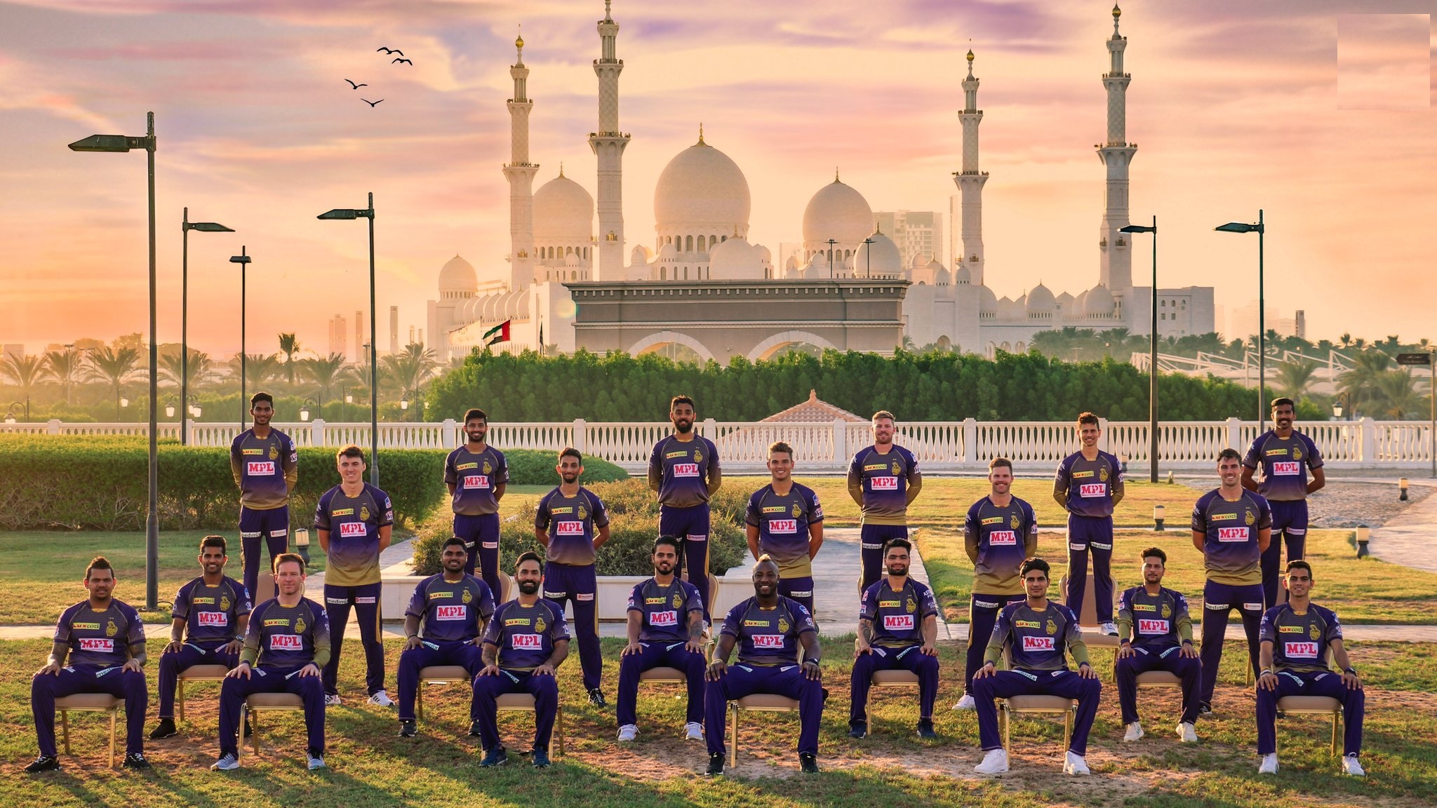 Eoin Morgan and KKR squad pose for a group photo | KKR Twitter