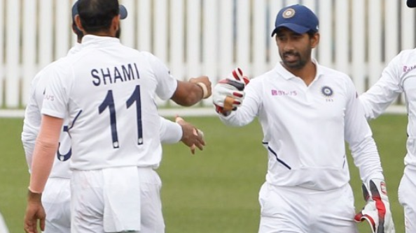 Saha shares picture of him and Shami following social distancing norms before COVID-19 hit cricket