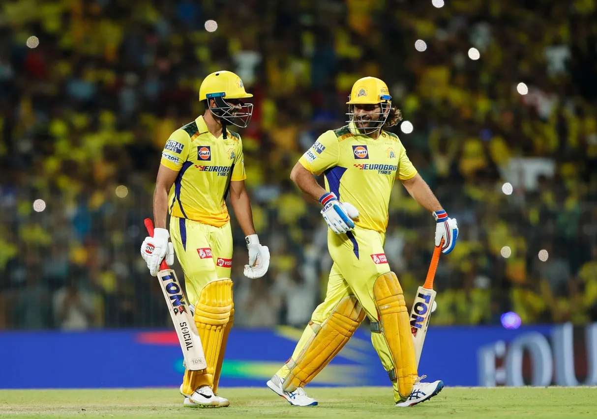 MS Dhoni hit a four off the last ball of CSK innings | BCCI-IPL