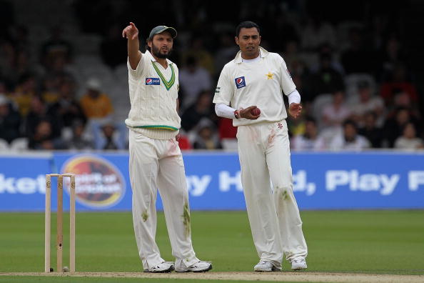Shahid Afridi with Danish Kaneria during his final Test match in 2010 in Lord's | Getty