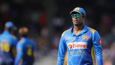 Angelo Mathews discussing retirement plans with SLC | AFP