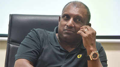 Start winning games for the country rather than complaining about contracts: Aravinda de Silva tells Sri Lanka cricketers