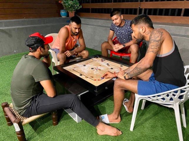 Hardik Pandya playing carrom with his brothers | Instagram