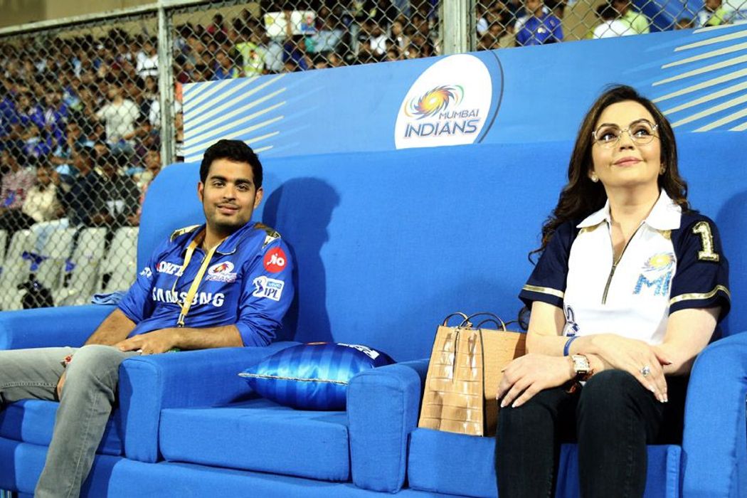 Akash Ambani with mother Nita during an IPL match | MI Twitter