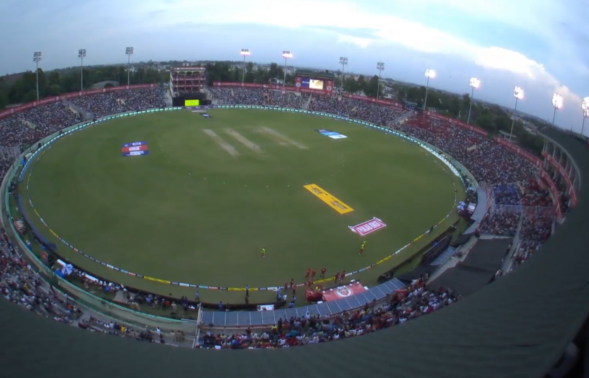 PCA stadium saw floodlight failure ahead of KKR's chase | JIoCinema