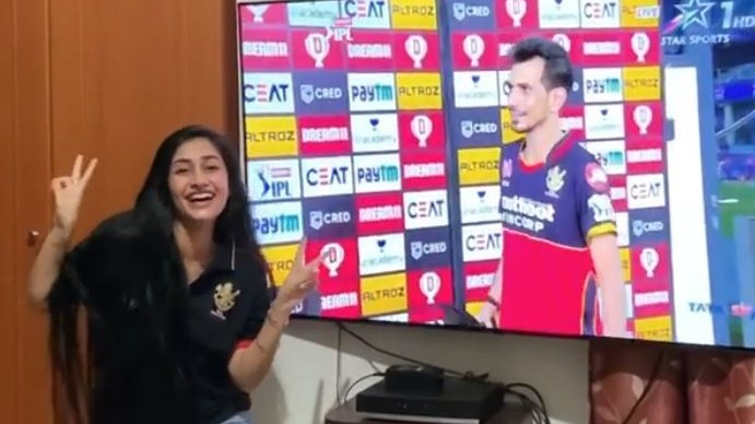 IPL 2020: WATCH- Yuzvendra Chahal’s fiancée Dhanashree celebrates his Man of the Match versus SRH