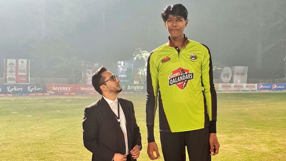 Pakistan's 7ft 6in Mudassir Gujjar aims to be world's tallest fast bowler