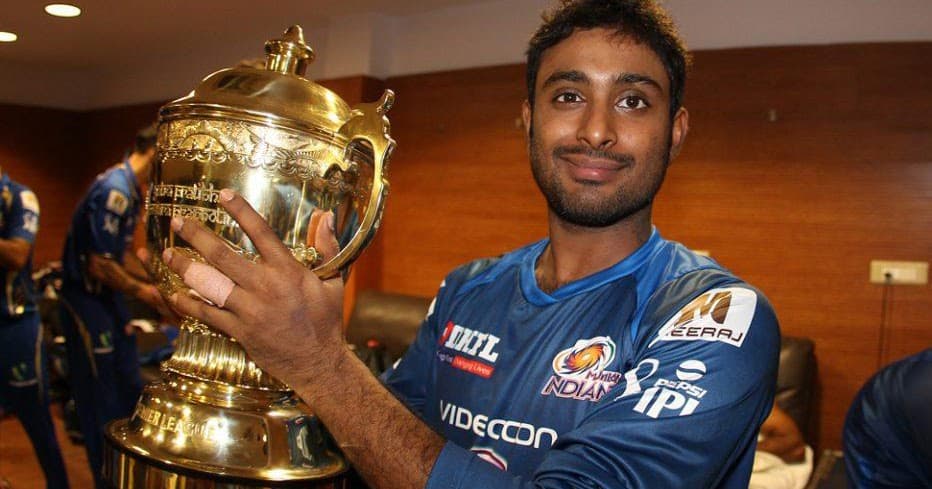 Ambati Rayudu with IPL 2013 trophy with MI | Twitter