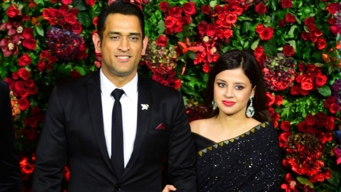 Why MS Dhoni announced his retirement on August 15- Sakshi Dhoni reveals the reason