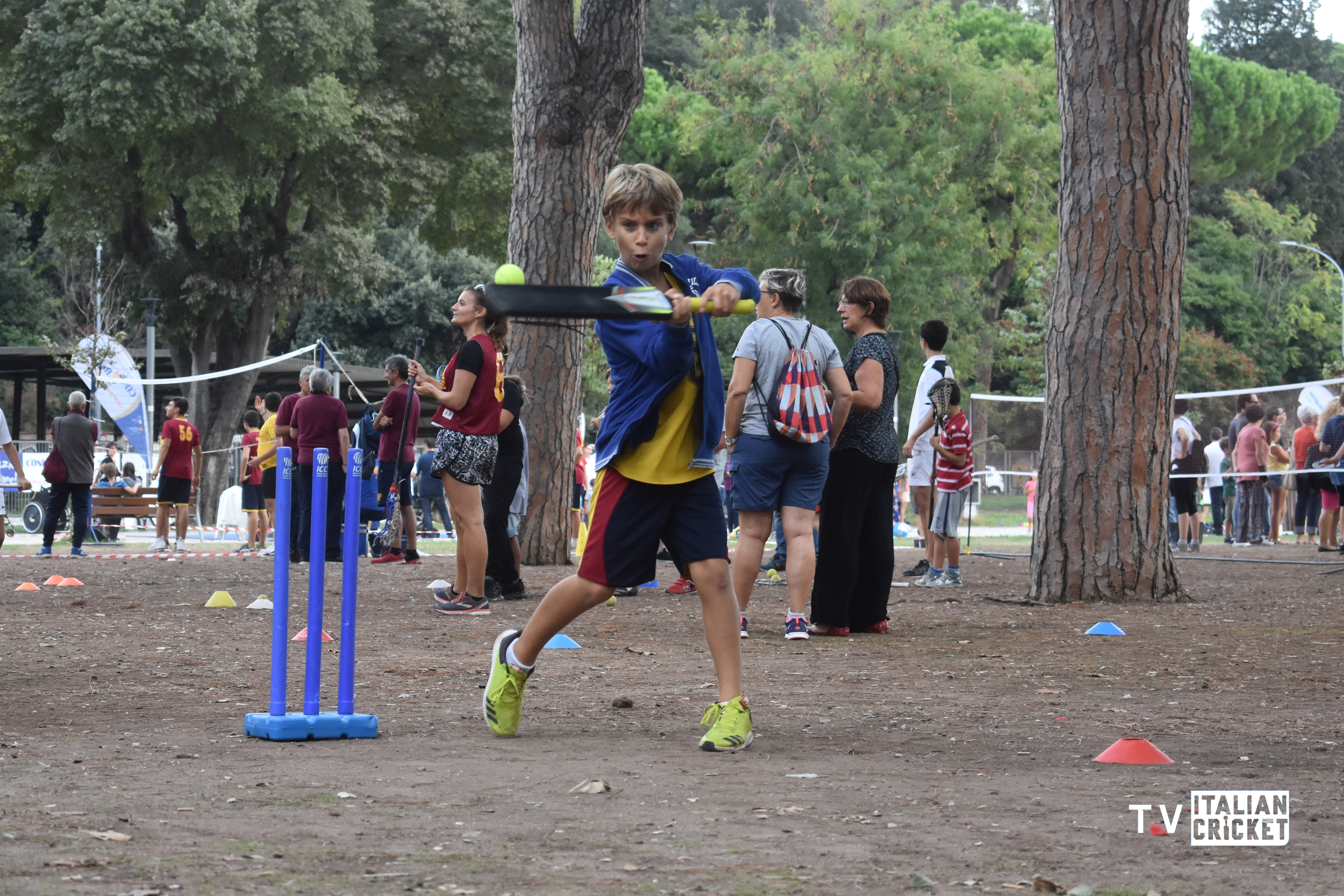 Kids playing cricket in Italy | Italian Cricket TV