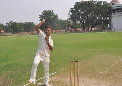 मणिपुर के रेक्स राजकुमार सिंह ने एक पारी में १० विकेट झटके 
