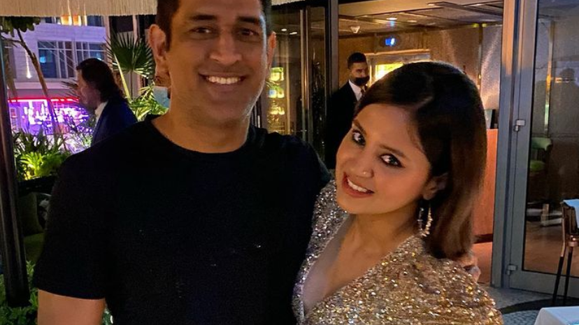 Sakshi Dhoni posts unseen throwback picture with MS Dhoni