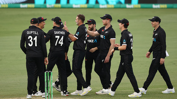 New Zealand dethroned as the no.1 ODI side after consecutive losses to Australia